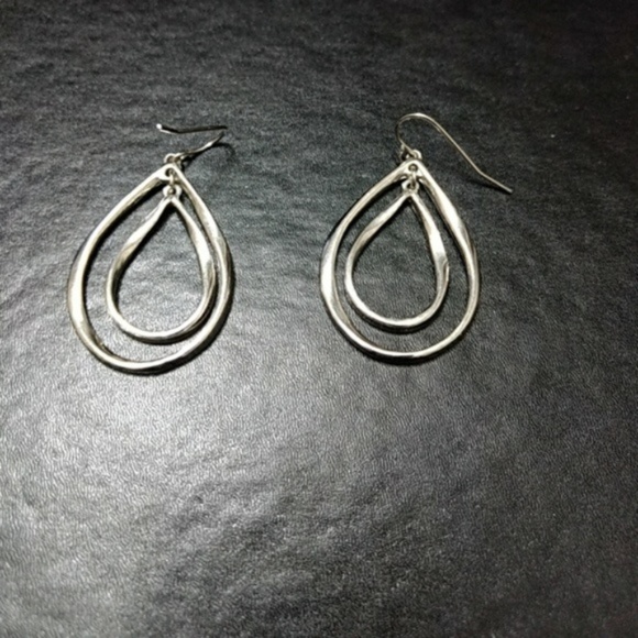 Jewelry - **2 for $25** Twisted double teardrop earrings